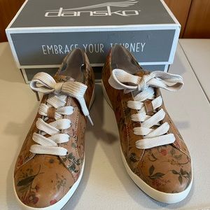 Dansko Orli Floral Leather shoes